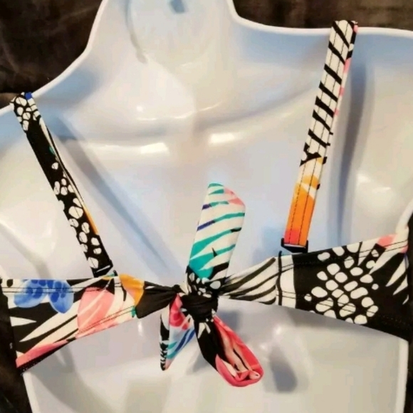 Pure PARADISE BANDEAU SWIM TOP SIZE 32/34 C-CUP NWT - Picture 2 of 2